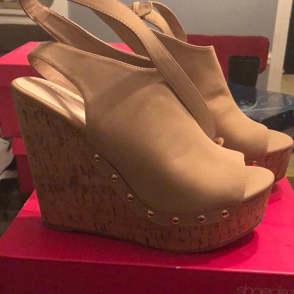 Tan wedges